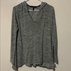 DEREK HEART. Large. Hoodie.